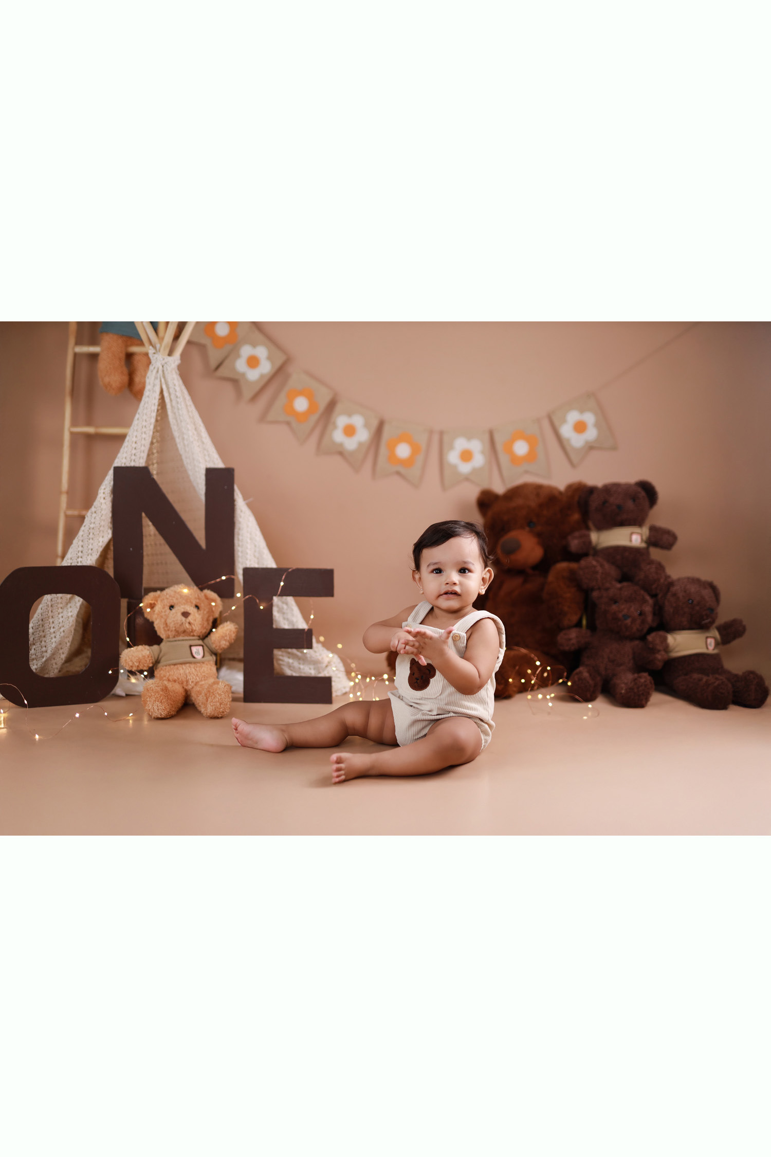 Boho-Tent-with-Teddies-5